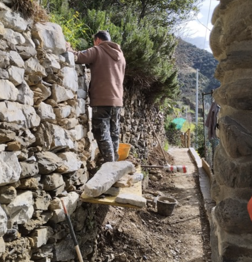 592SVA Vernazza – Monterosso (Loc. Contra - 1) Ricostruzione muro a secco