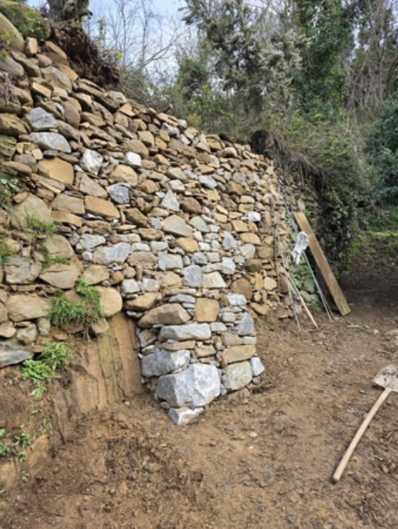 533 Riomaggiore – innesto 530 (Loc. Bargone) ricostruzione muro